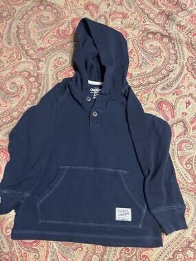 Oshkosh B’gosh Boys Size 4/5 Navy Pullover Hooded Sweater